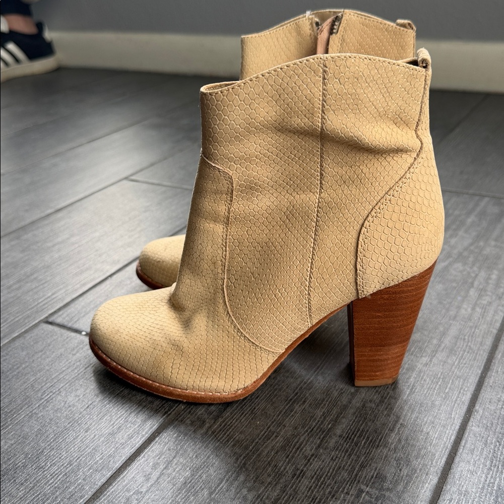 🔥 Joie Booties 7.5 Women’s Ankle Suede Tan